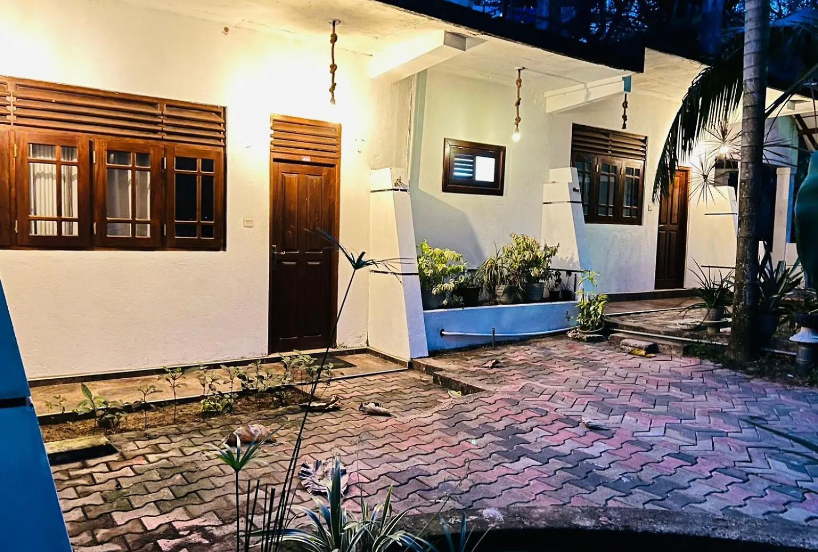 Ceylonia Airport Transit Villa Cmb Katunayake Bed & Breakfast